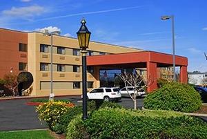 Oxford Suites Redding property photo