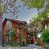 Carriage House Inn property information