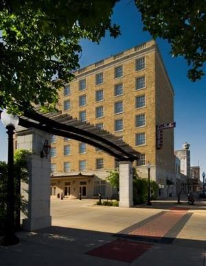 La Salle Hotel property photo