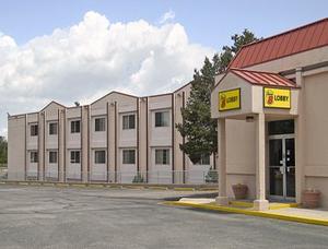 Super 8 Colorado Springs/South/Circle Dr. property photo