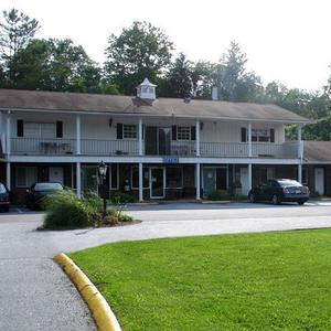 Colonial Inn Franklin property photo