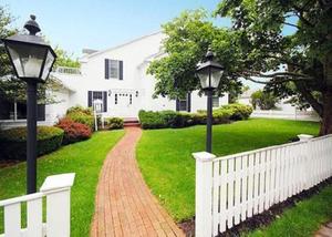 Clarion Inn Marthas Vineyard property photo