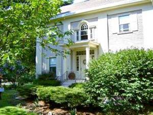 White Horse Inn property information