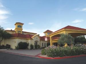 La Quinta Inn & Suites Phoenix Scottsdale property photo