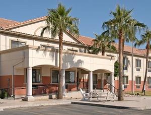Super 8 Phoenix West I-10 property photo