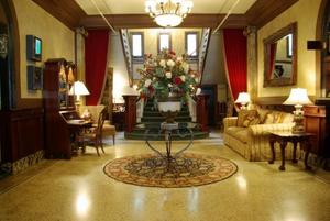 MarQueen Hotel property photo