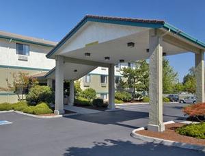 Super 8 Portland Airport property photo