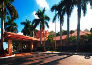 Comfort Inn Airport/Cruise Port South property photo