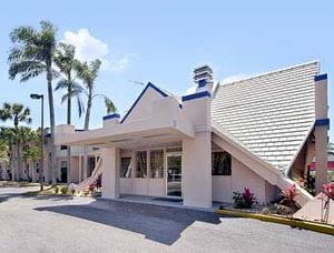 Howard Johnson Inn - Sarasota FL property photo