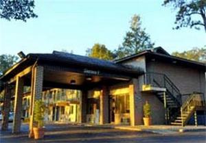 Howard Johnson Express Inn - Tallahassee property photo